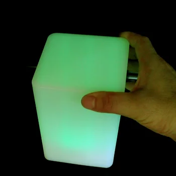 De înaltă Calitate D10*H15cm Impermeabil Cub LED Lumina de Noapte Piața în aer liber Decorative emițătoare de Lumină Mini Scaun 16 Lămpi Colorate 1 buc